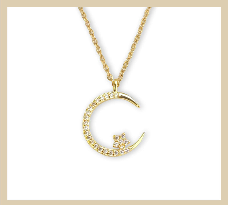 Hylena – Lśniący naszyjnik z księżycem i gwiazdą