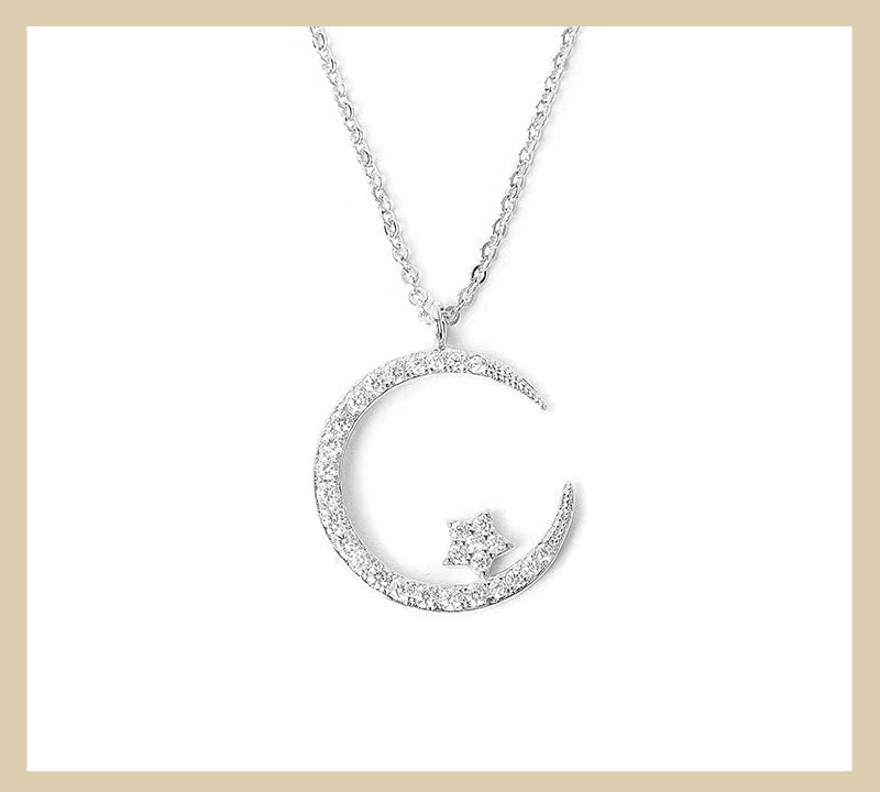 Hylena – Lśniący naszyjnik z księżycem i gwiazdą